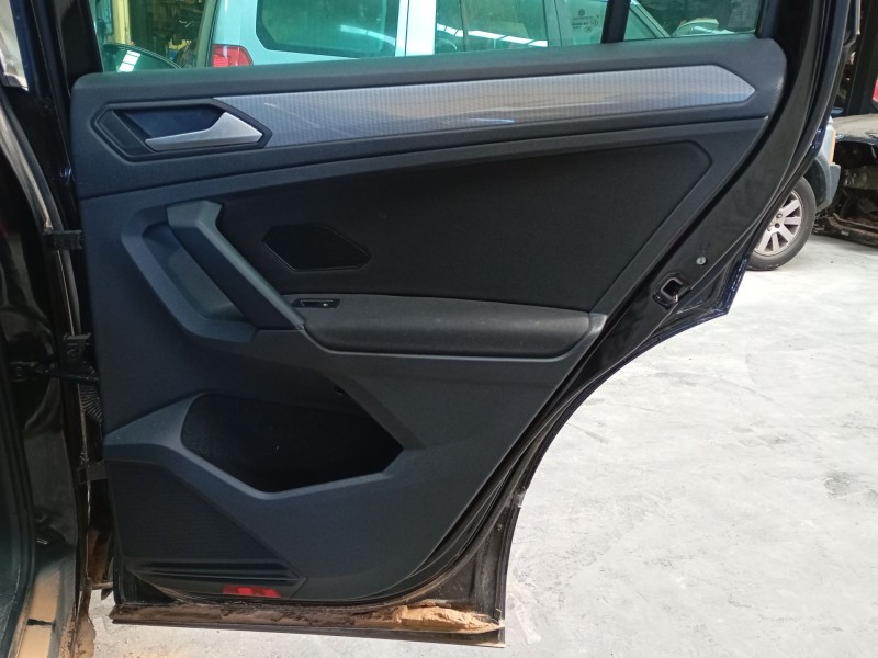 Recambio de guarnecido puerta trasera derecha para volkswagen tiguan (ad1, ax1) 2.0 tdi referencia OEM IAM   