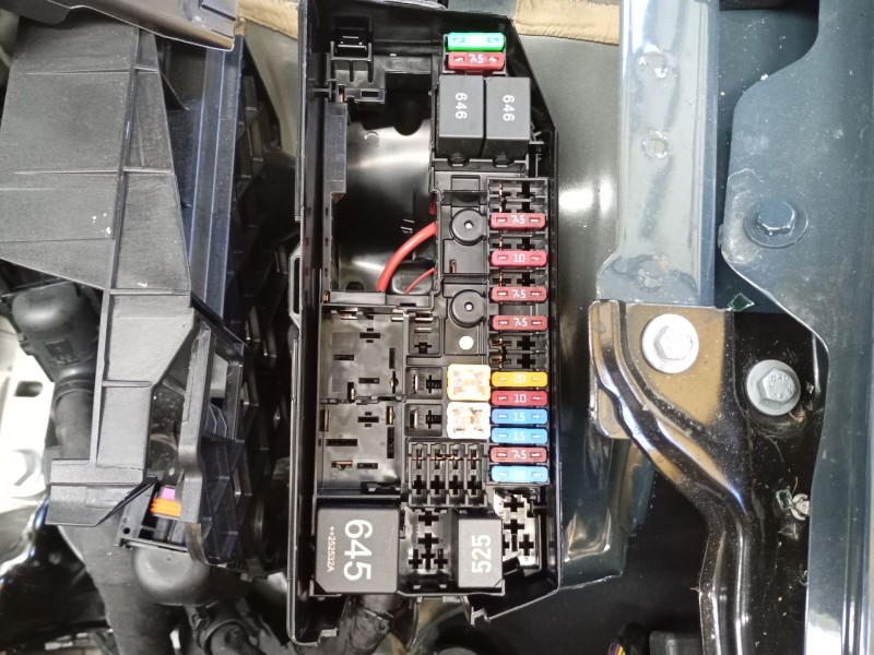 Recambio de caja reles / fusibles para seat ibiza v (kj1, kjg) 1.0 tsi referencia OEM IAM   