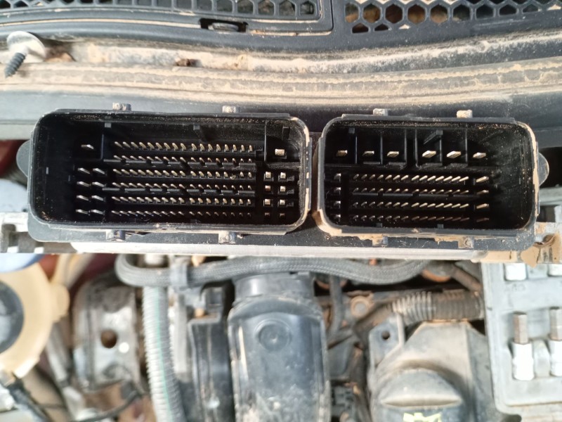 Recambio de centralita motor uce para peugeot 2008 i (cu_) 1.6 bluehdi 120 referencia OEM IAM 9806460460 0281032456 