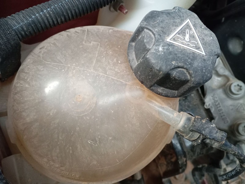 Recambio de deposito expansion para peugeot 2008 i (cu_) 1.6 bluehdi 120 referencia OEM IAM   