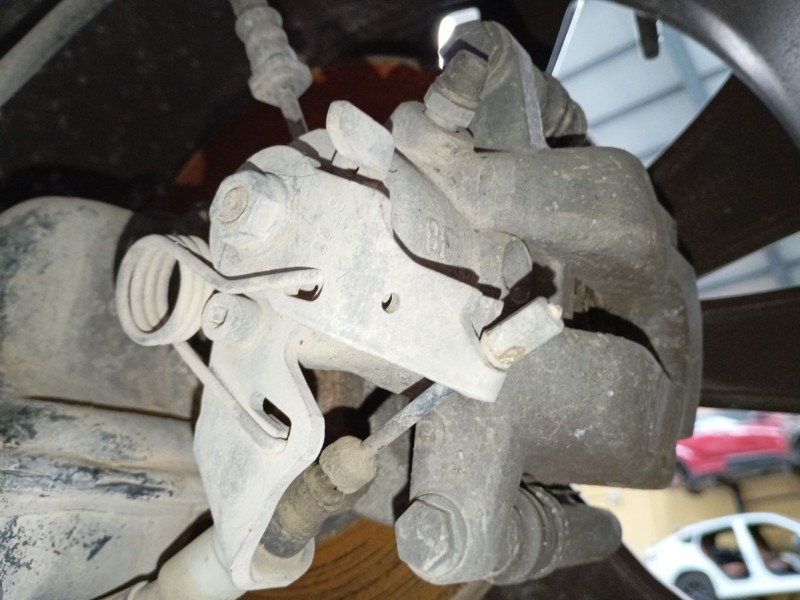 Recambio de pinza freno trasera derecha para peugeot 2008 i (cu_) 1.6 bluehdi 120 referencia OEM IAM   