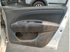 GUARNECIDO PUERTA DELANTERA DERECHA 