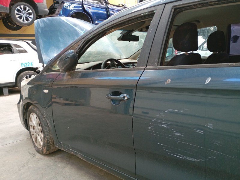 Recambio de puerta delantera izquierda para kia carens iv 1.7 crdi referencia OEM IAM   
