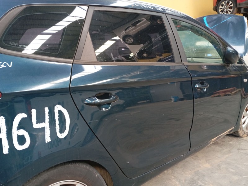 Recambio de puerta trasera derecha para kia carens iv 1.7 crdi referencia OEM IAM   