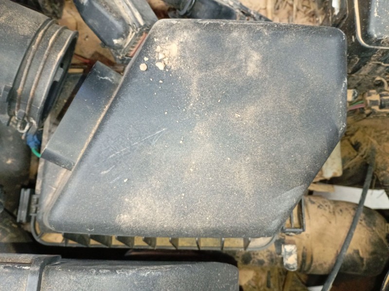 Recambio de filtro aire para kia carens iv 1.7 crdi referencia OEM IAM   