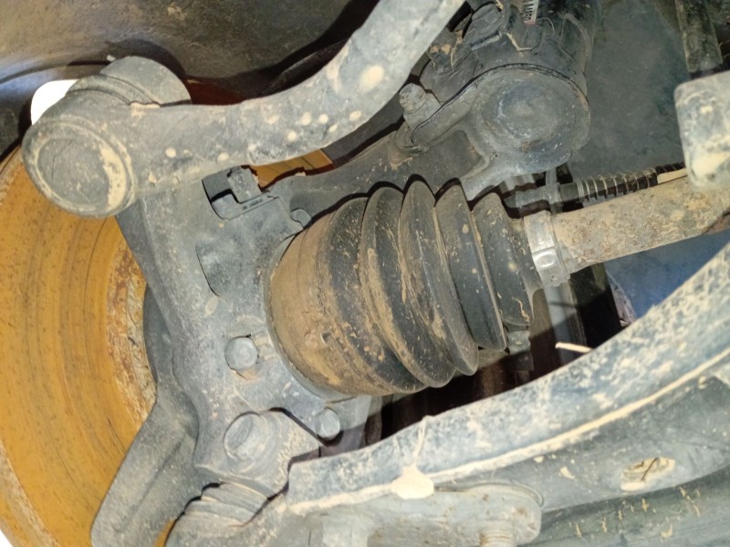 Recambio de mangueta delantera izquierda para kia carens iv 1.7 crdi referencia OEM IAM   