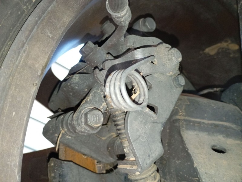 Recambio de pinza freno trasera izquierda para kia carens iv 1.7 crdi referencia OEM IAM   