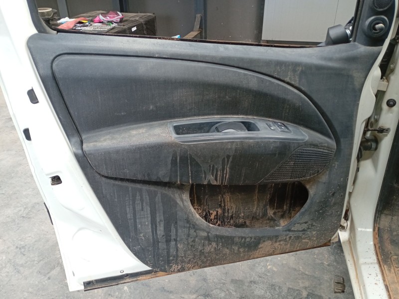 Recambio de guarnecido puerta delantera izquierda para opel combo furgoneta/monovolumen (x12) 1.3 cdti (b05) referencia OEM IAM 