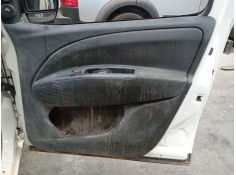 GUARNECIDO PUERTA DELANTERA DERECHA 