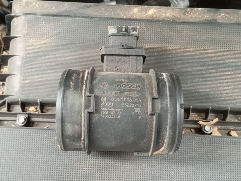 Recambio de caudalimetro para opel combo furgoneta/monovolumen (x12) 1.3 cdti (b05) referencia OEM IAM 0281006054 55220715 
