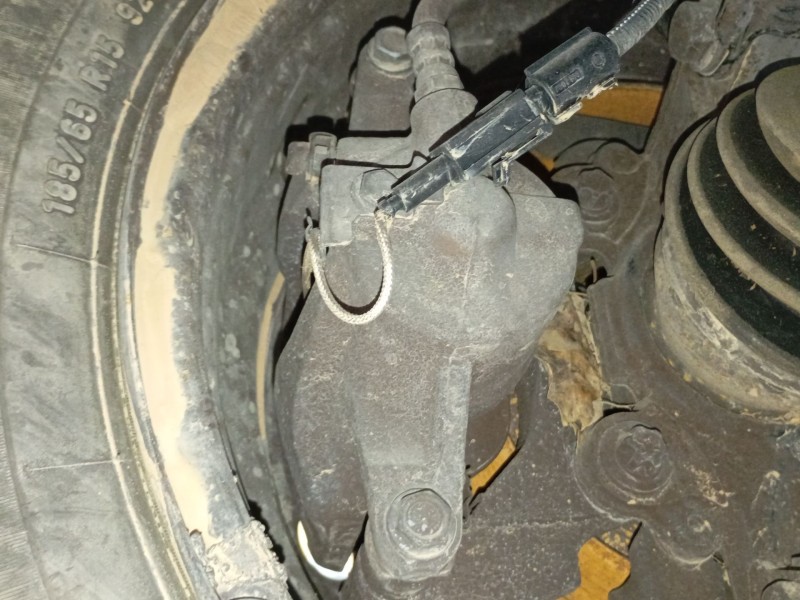 Recambio de pinza freno delantera derecha para opel combo furgoneta/monovolumen (x12) 1.3 cdti (b05) referencia OEM IAM   