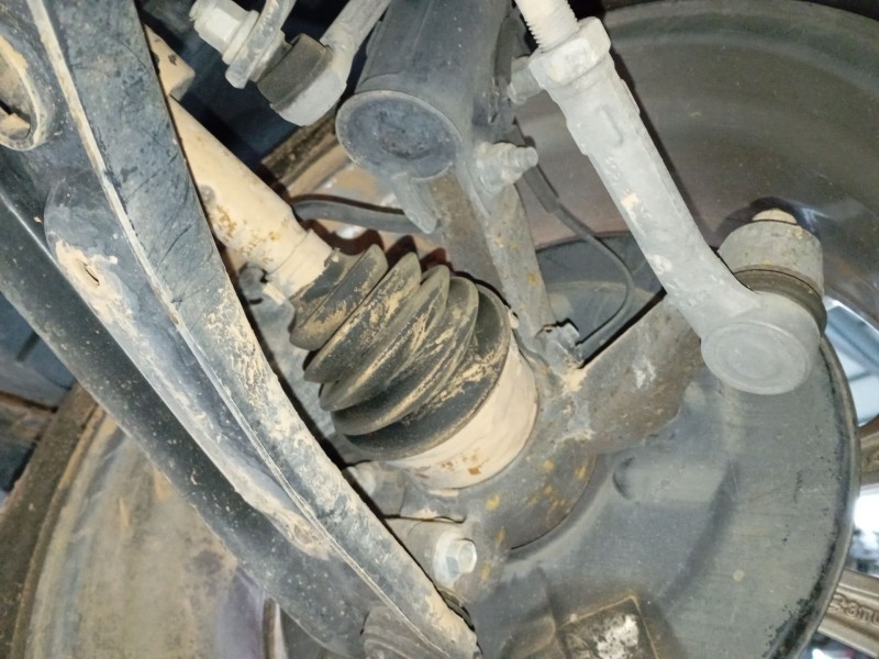 Recambio de mangueta delantera derecha para ford ecosport 1.0 ecoboost referencia OEM IAM   