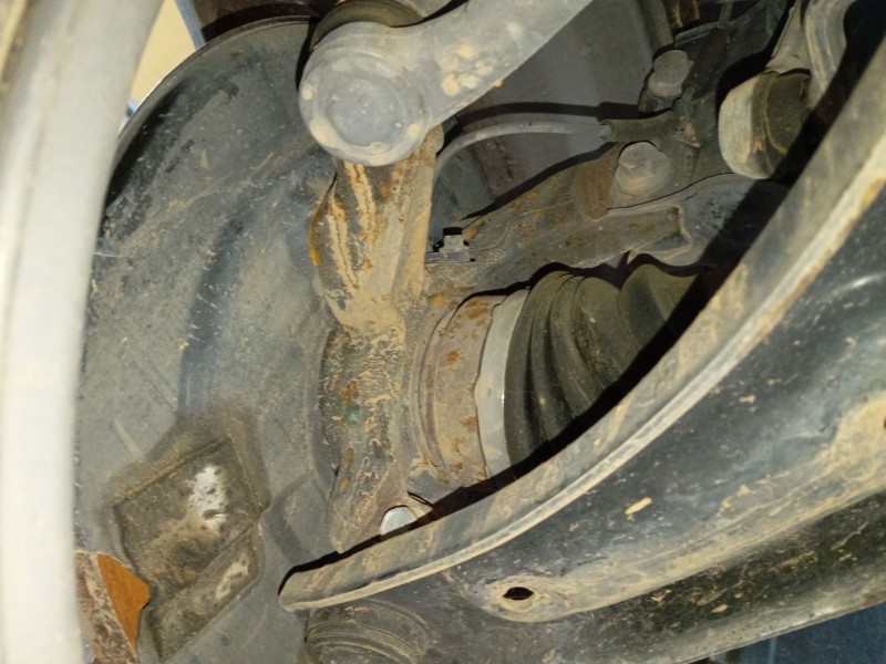 Recambio de mangueta delantera izquierda para ford ecosport 1.0 ecoboost referencia OEM IAM   