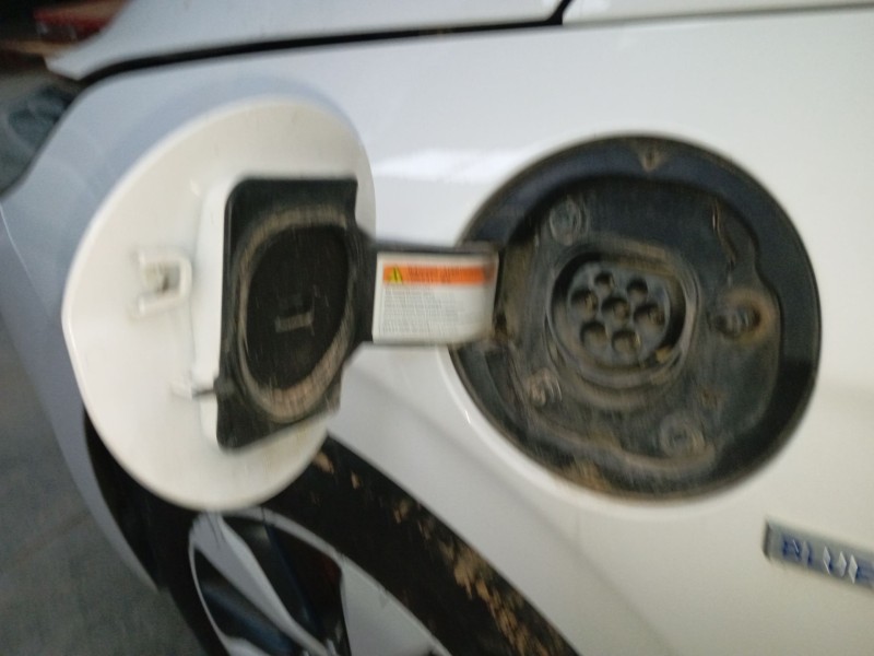 Recambio de tapa exterior combustible para hyundai ioniq (ae) 1.6 gdi plug-in hybrid referencia OEM IAM   