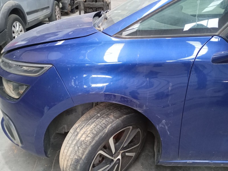 Recambio de aleta delantera izquierda para citroën c4 picasso ii 1.2 thp 130 referencia OEM IAM   