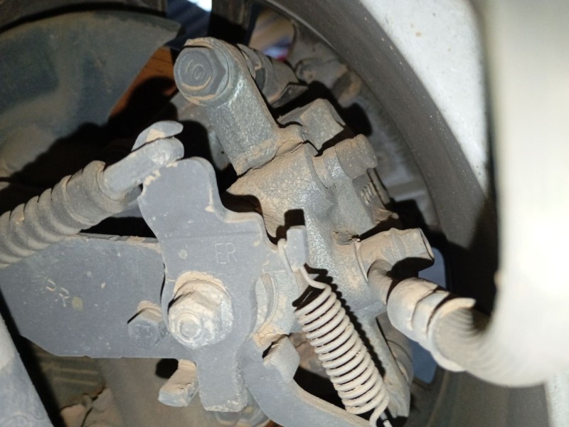 Recambio de pinza freno trasera derecha para hyundai ioniq (ae) 1.6 gdi plug-in hybrid referencia OEM IAM   