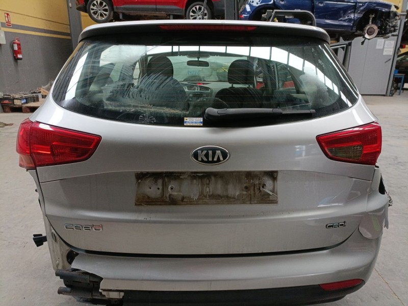 Recambio de porton trasero para kia cee´d (jd) 1.4 crdi 90 referencia OEM IAM   