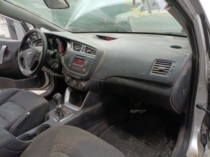 Recambio de salpicadero para kia cee´d (jd) 1.4 crdi 90 referencia OEM IAM   