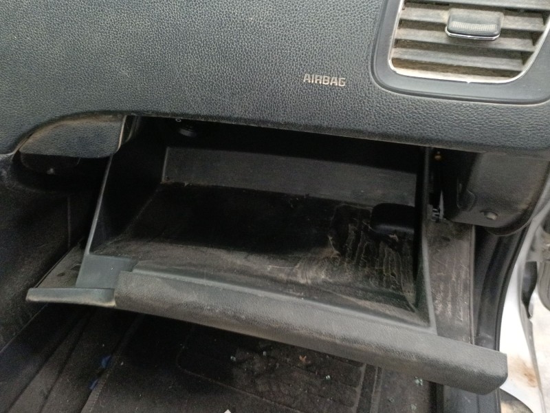 Recambio de guantera para kia cee´d (jd) 1.4 crdi 90 referencia OEM IAM   