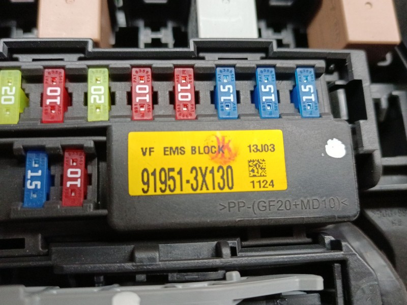 Recambio de caja reles / fusibles para kia cee´d (jd) 1.4 crdi 90 referencia OEM IAM 919513X130  