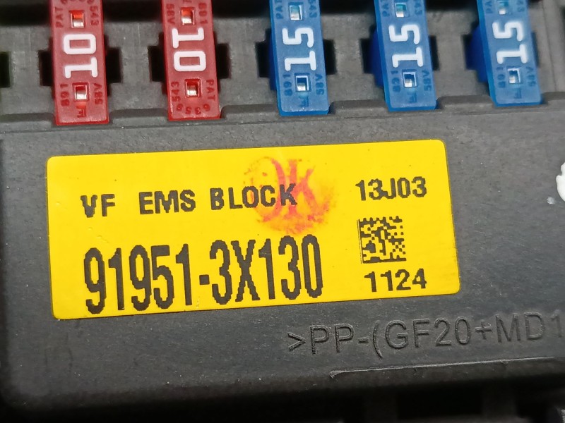 Recambio de caja reles / fusibles para kia cee´d (jd) 1.4 crdi 90 referencia OEM IAM 919513X130  