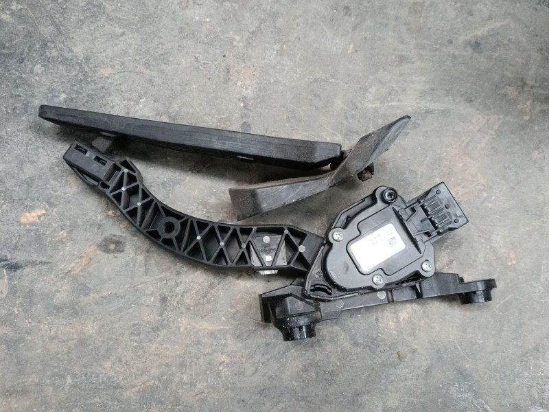 Recambio de pedal acelerador para kia cee´d (jd) 1.4 crdi 90 referencia OEM IAM A10032700A6100  