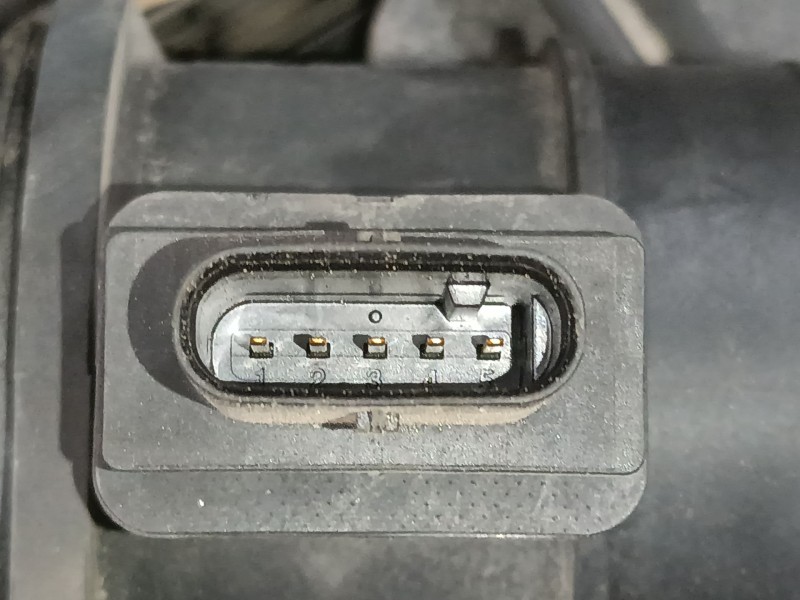 Recambio de caudalimetro para kia cee´d (jd) 1.4 crdi 90 referencia OEM IAM 9021050002 281642A500 