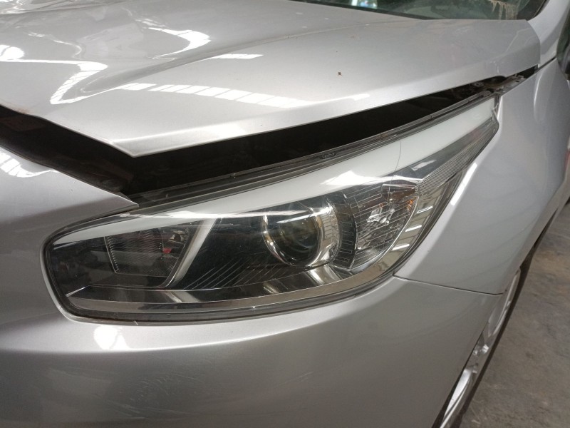 Recambio de faro izquierdo para kia cee´d (jd) 1.4 crdi 90 referencia OEM IAM   