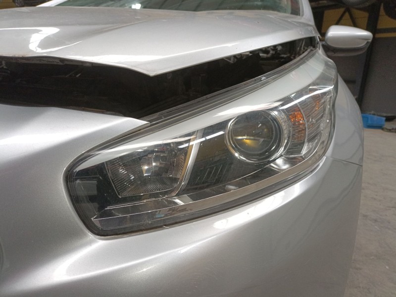 Recambio de faro izquierdo para kia cee´d (jd) 1.4 crdi 90 referencia OEM IAM   