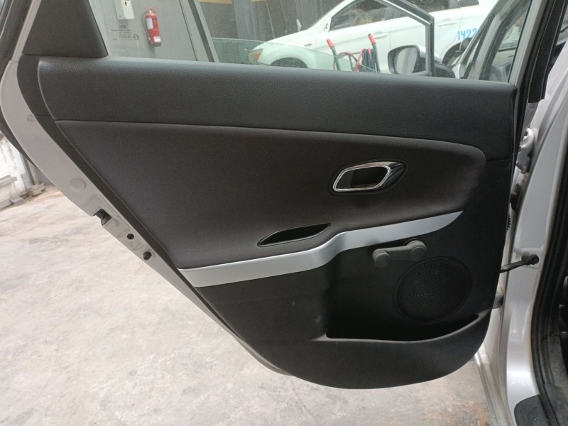 Recambio de guarnecido puerta trasera izquierda para kia cee´d (jd) 1.4 crdi 90 referencia OEM IAM   
