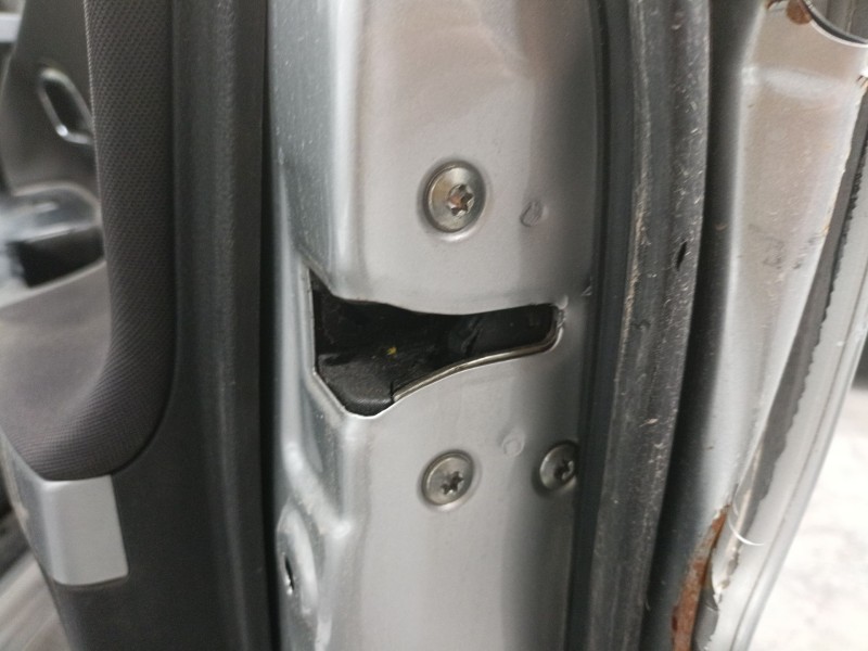 Recambio de cerradura puerta delantera derecha para kia cee´d (jd) 1.4 crdi 90 referencia OEM IAM   