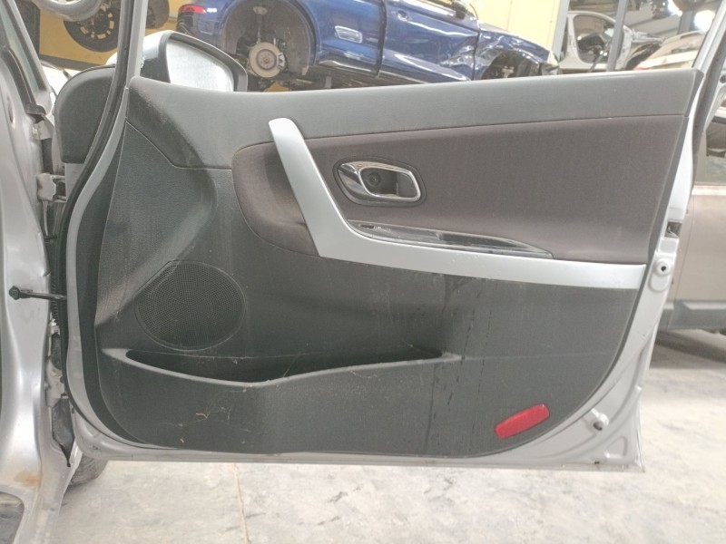 Recambio de guarnecido puerta delantera derecha para kia cee´d (jd) 1.4 crdi 90 referencia OEM IAM   