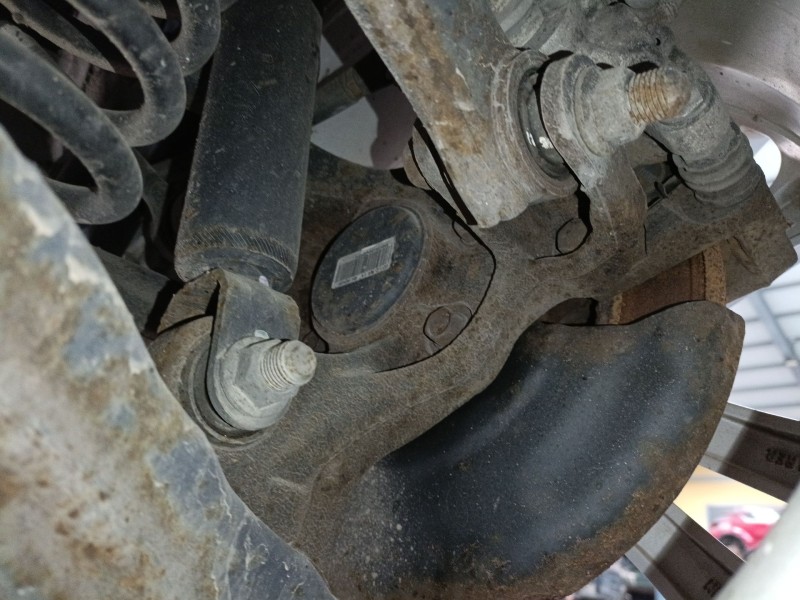 Recambio de mangueta trasera derecha para kia cee´d (jd) 1.4 crdi 90 referencia OEM IAM   