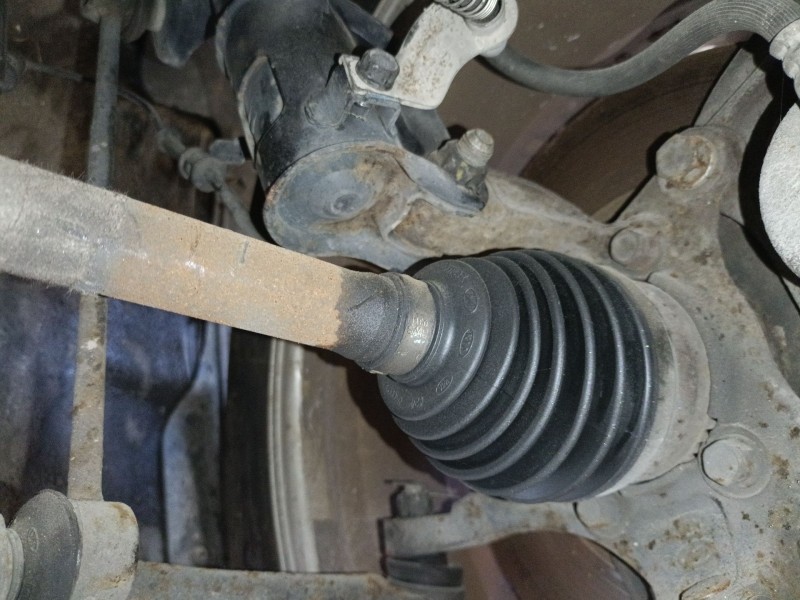 Recambio de transmision delantera izquierda para kia cee´d (jd) 1.4 crdi 90 referencia OEM IAM   