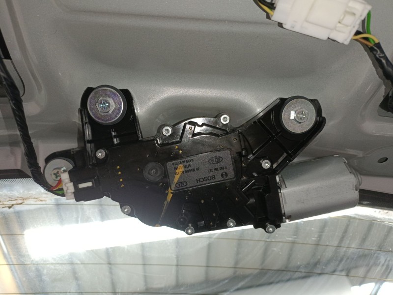 Recambio de motor limpia trasero para kia cee´d (jd) 1.4 crdi 90 referencia OEM IAM 98700A2500  