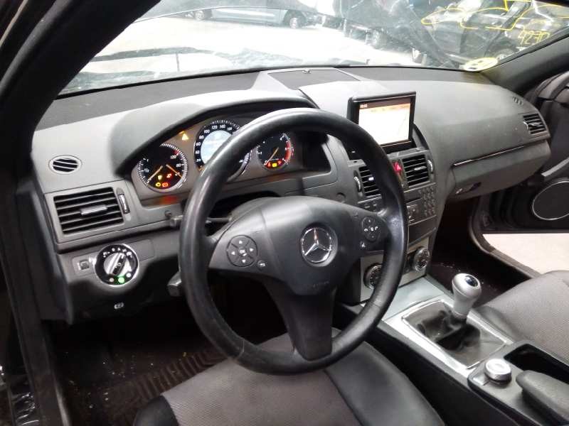 mercedes-benz clase c (w204) berlina del año 2007