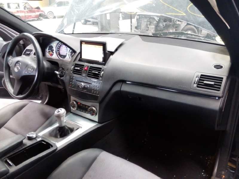 mercedes-benz clase c (w204) berlina del año 2007