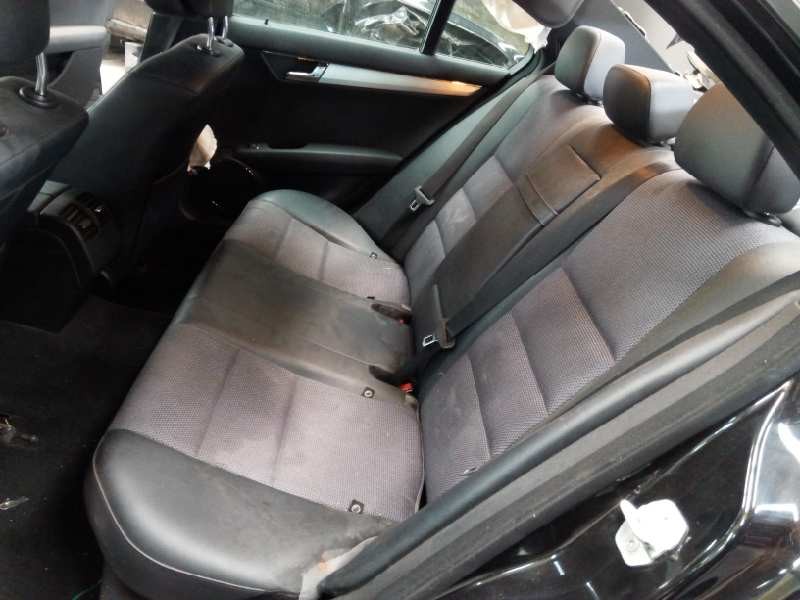 mercedes-benz clase c (w204) berlina del año 2007