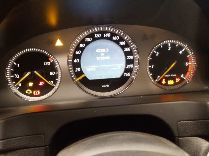 mercedes-benz clase c (w204) berlina del año 2007