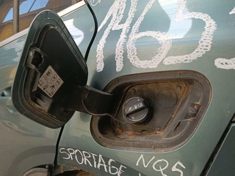 Recambio de tapa exterior combustible para kia sportage v (nq5) 1.6 t-gdi mhev awd referencia OEM IAM   