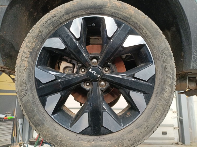 Recambio de llanta para kia sportage v (nq5) 1.6 t-gdi mhev awd referencia OEM IAM 235/50/19  
