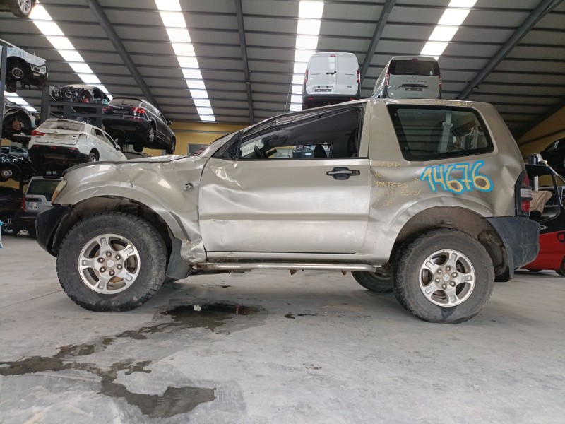 mitsubishi montero iii (v7_w, v6_w) del año 2000