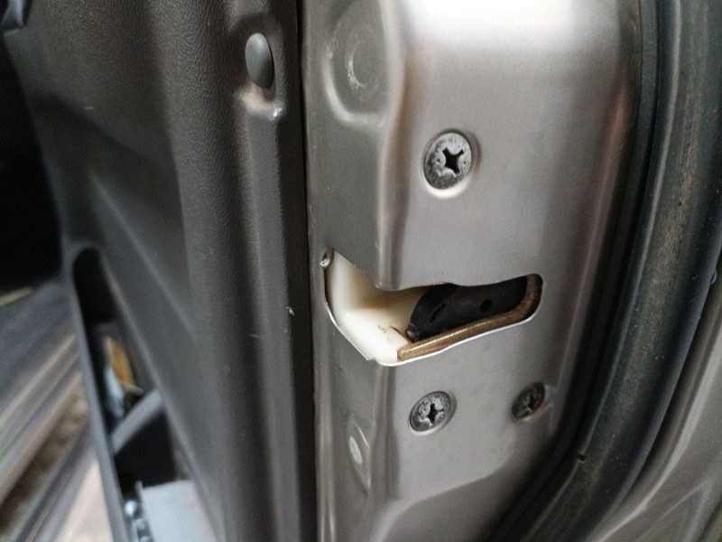 Recambio de cerradura puerta delantera derecha para mitsubishi montero iii (v7_w, v6_w) 3.2 di-d (v68w, v78w) referencia OEM IAM