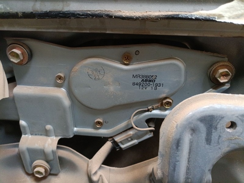 Recambio de motor limpia trasero para mitsubishi montero iii (v7_w, v6_w) 3.2 di-d (v68w, v78w) referencia OEM IAM MR388052 8492