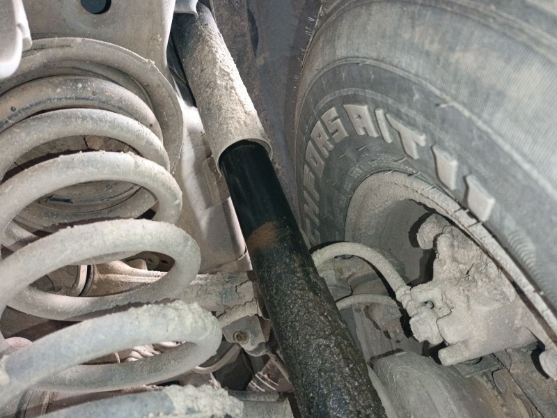 Recambio de amortiguador trasero derecho para mitsubishi montero iii (v7_w, v6_w) 3.2 di-d (v68w, v78w) referencia OEM IAM   