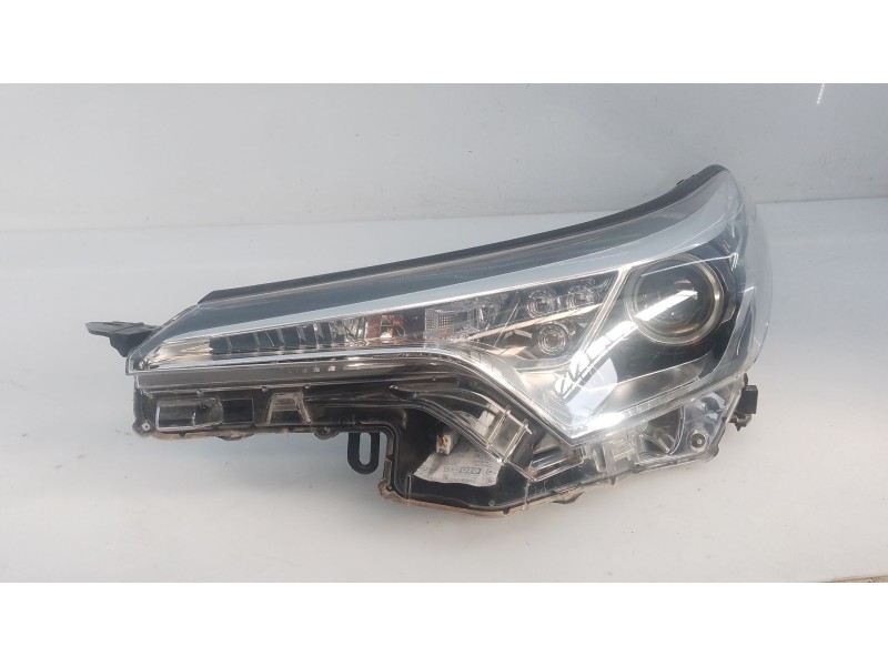 Recambio de faro derecho para toyota c-hr hybrid active referencia OEM IAM   