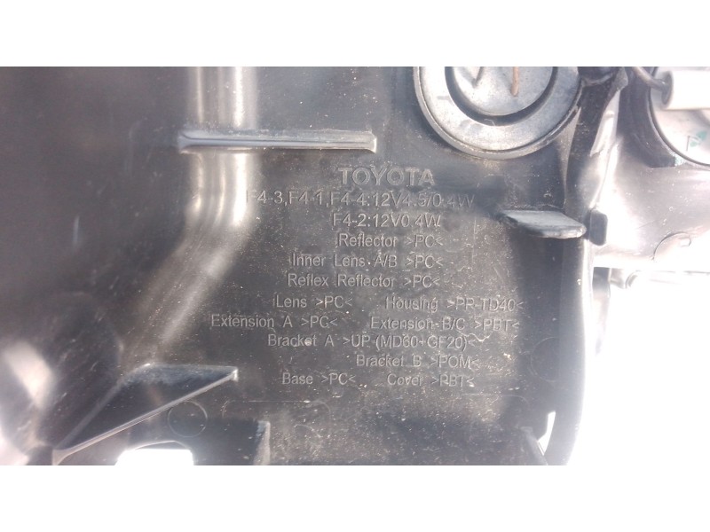 Recambio de faro derecho para toyota c-hr hybrid active referencia OEM IAM   