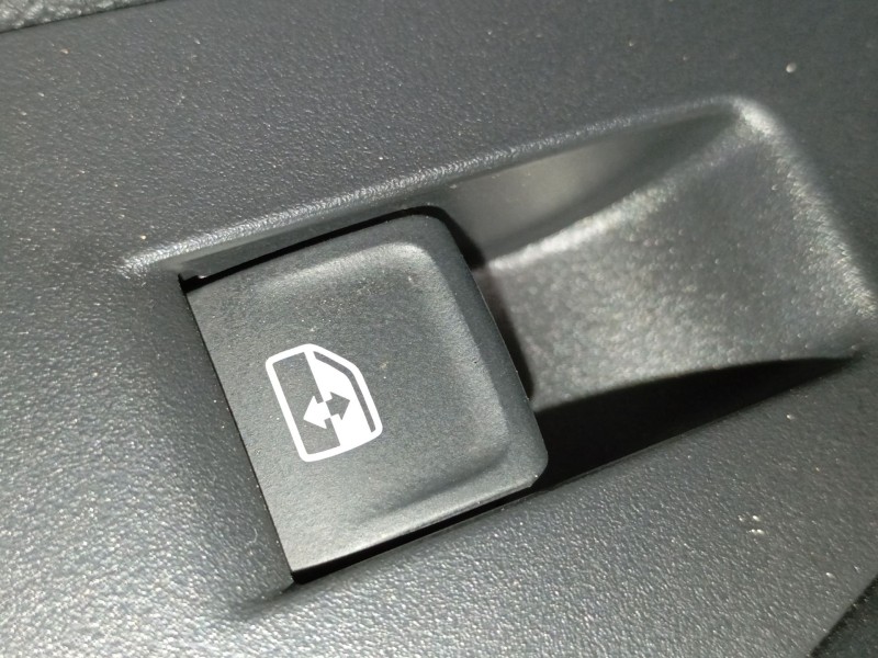 Recambio de mando elevalunas trasero izquierdo para volkswagen t-cross (c11, d31) 1.0 tsi referencia OEM IAM   