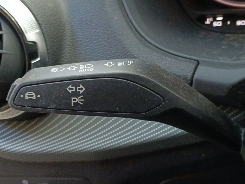 Recambio de mando intermitentes para audi q2 (gab, gag) 30 tdi referencia OEM IAM   