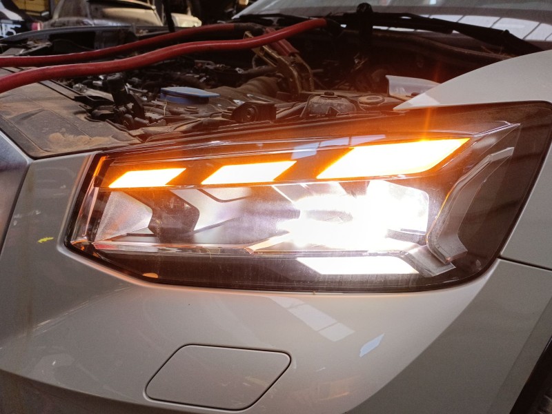 Recambio de faro izquierdo xenon para audi q2 (gab, gag) 30 tdi referencia OEM IAM   
